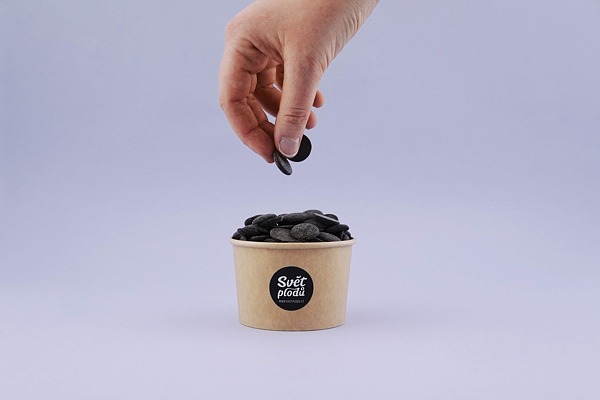 Pohodlné mlsání ve formě peciček a ještě k tomu lokálně? To je naše 70% hořká čokoláda! hořká čokoláda